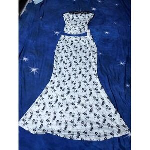 YOZY Floral Two Piece Set White Black Lace Trim Tube Top Maxi Skirt NWT